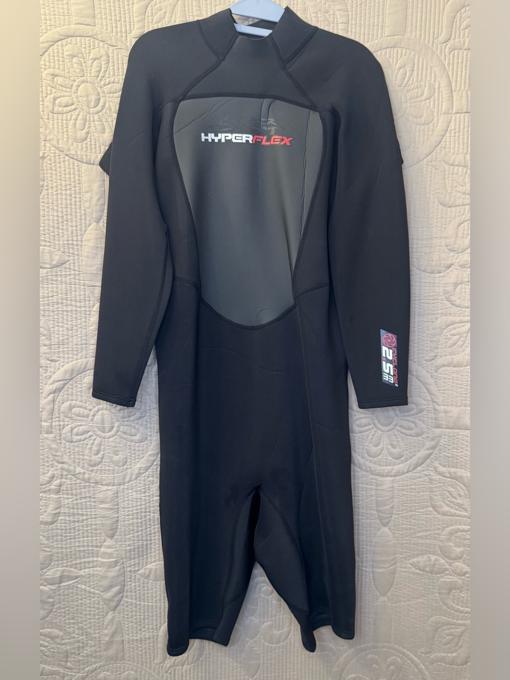 Hyperflex Cyclone 2 Black Grey Wetsuit. 2.5mm Quantum Foam neoprene forstretch